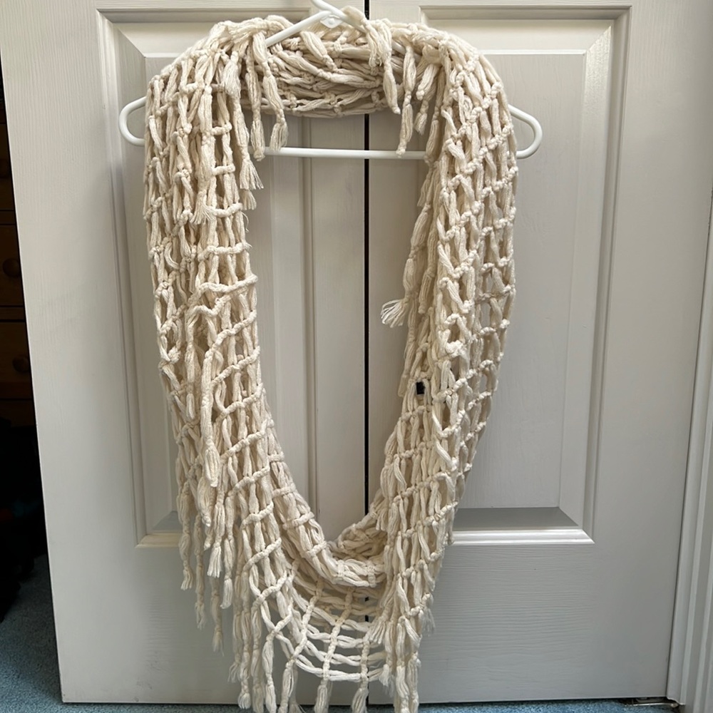 NWOT Steve Madden Scarf